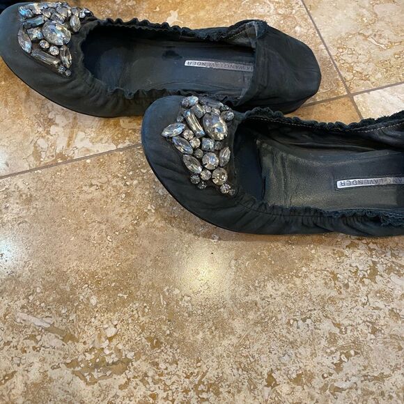 Vera‎ Wang Flat Sz 6.5 - Picture 5 of 6